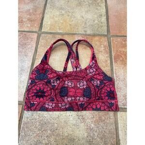 Lululemon sports bra size 4